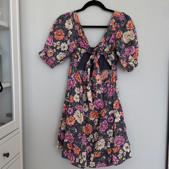 KIVARI Floral Linen Tie Back Mini Dress - Picture 3 of 5